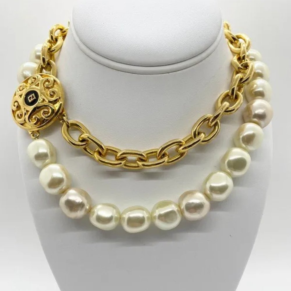 VINTAGE FENDI HAUTE COUTURE RUNWAY OVERSIZED 80S NECKLACE